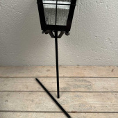 Gravlykta med kula, svart Gravlykta med kula, svart