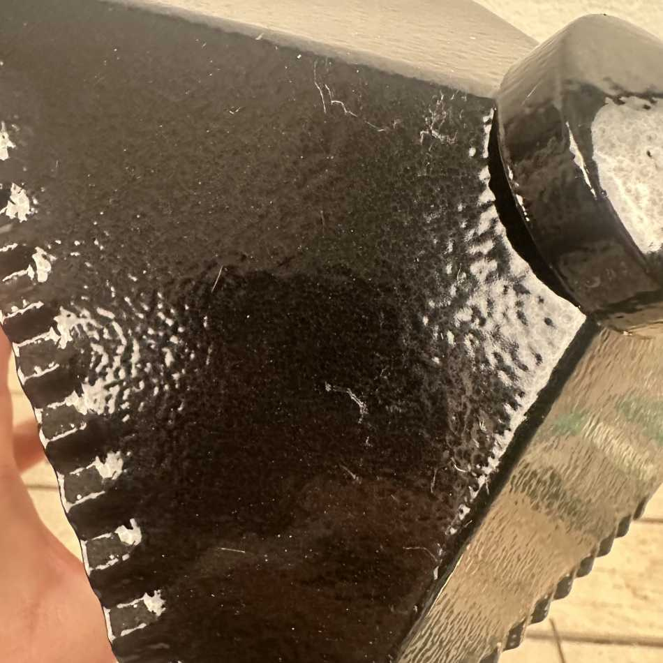 Gravlykta med kula, svart