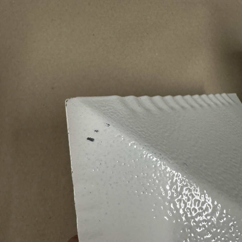 Gravlykta med kula. Vit