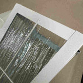 Gravlykta med kula. Vit Gravlykta med kula. Vit