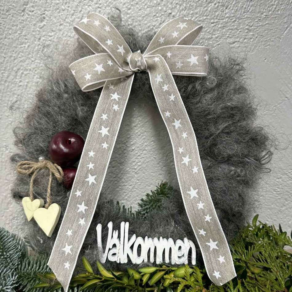 Ullkrans med äpplen och välkommen, ca 26 cm