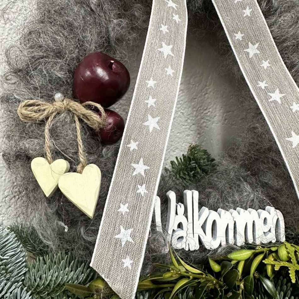 Ullkrans med äpplen och välkommen, ca 26 cm