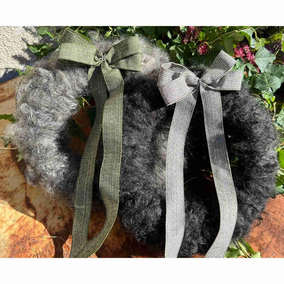 Ullkrans mörkgrå ca 26 cm