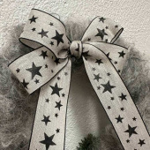 Ullkrans med rosett med svarta stjärnor, ca 31 cm Ullkrans med rosett med svarta stjärnor, ca 31 cm