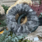 Ullkrans mörkgrå ca 31 cm Ullkrans mörkgrå ca 31 cm