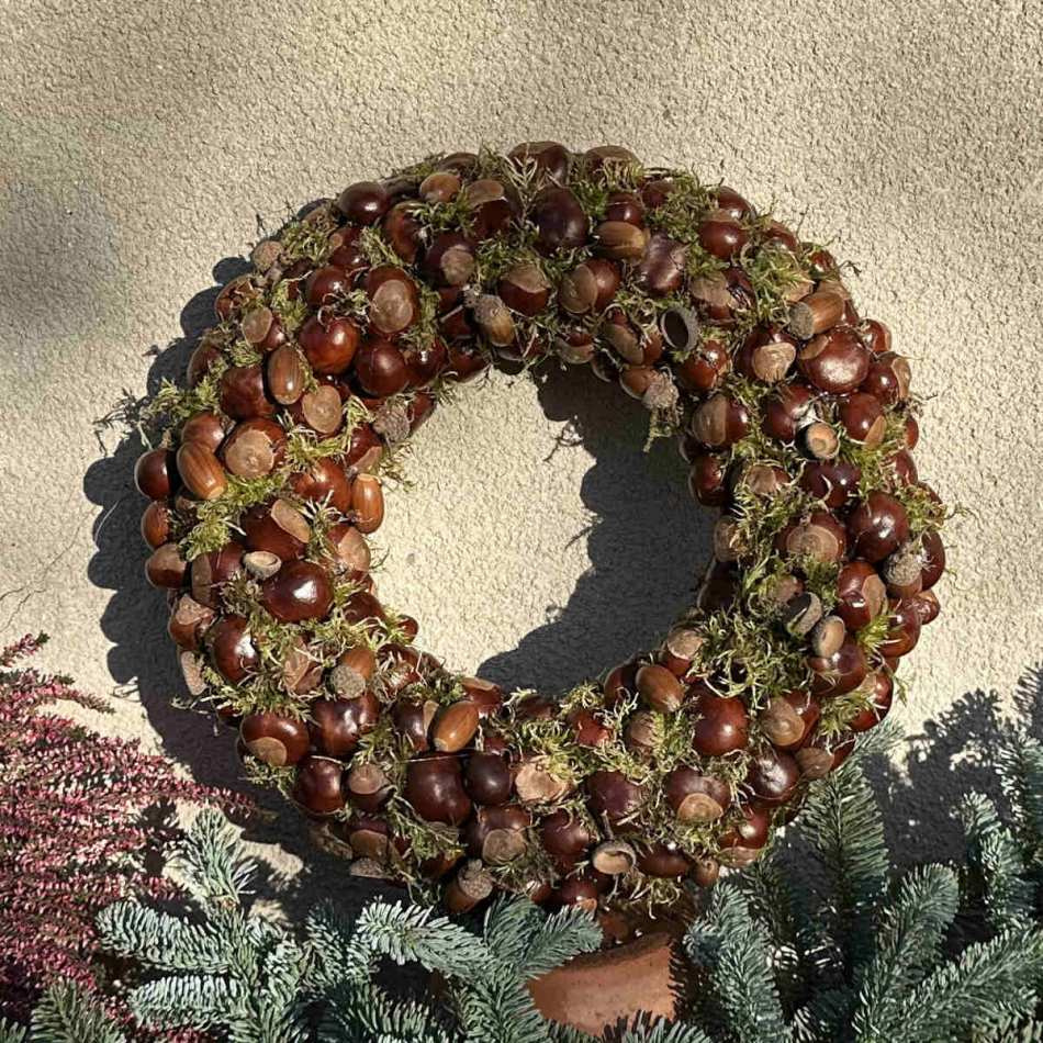 Krans av kastanjer och ekollon - ca 34 cm i diameter