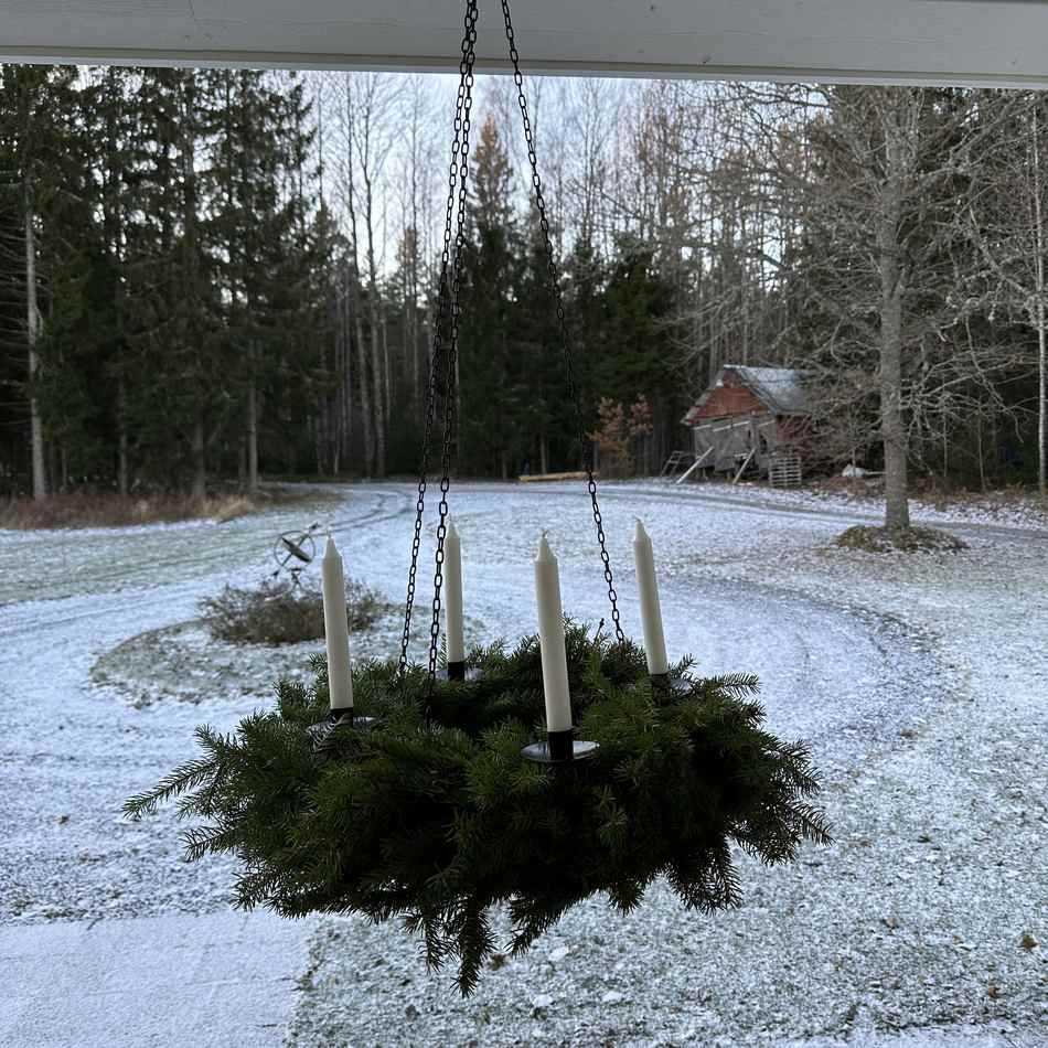 Hängande krans med ljushållare - DIY