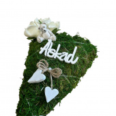 Mosshjärta med nallebjörn, rosor, hjärtan och text Älskad Mosshjärta med nallebjörn, rosor, hjärtan och text Älskad