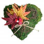 Hjärta dekorerad med löv och svampar Hjärta dekorerad med löv och svampar