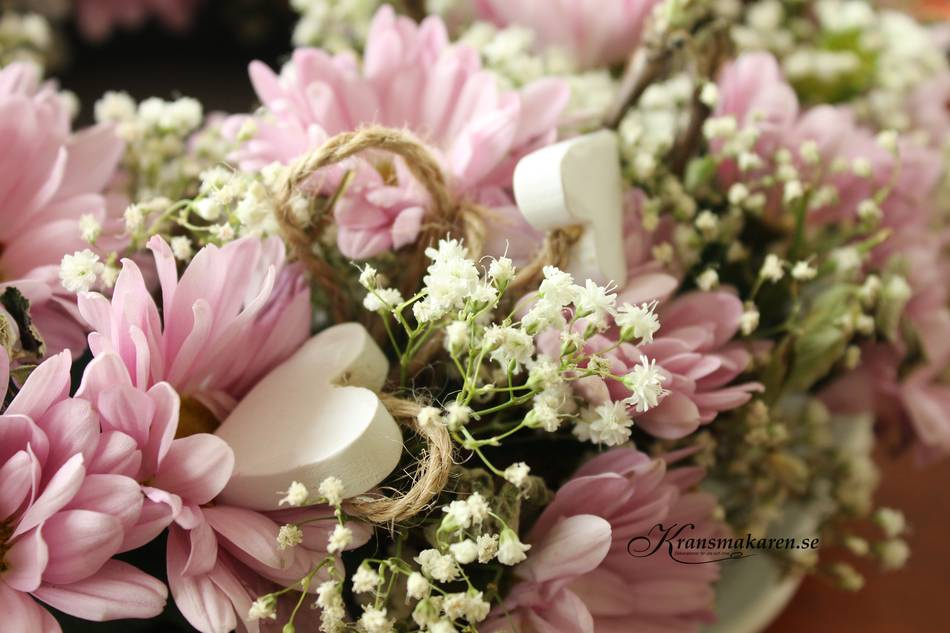 Hjärtan på natursnöre 2 st, rundade, Vita.