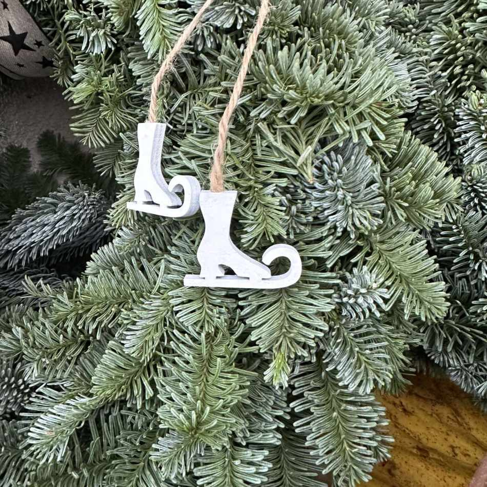 Skridskor på natursnöre, 2 st, Vita