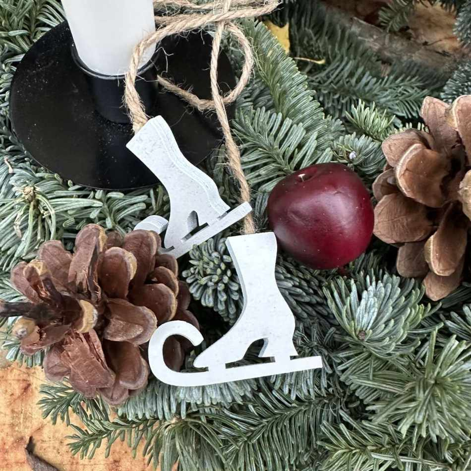 Skridskor på natursnöre, 2 st, Vita