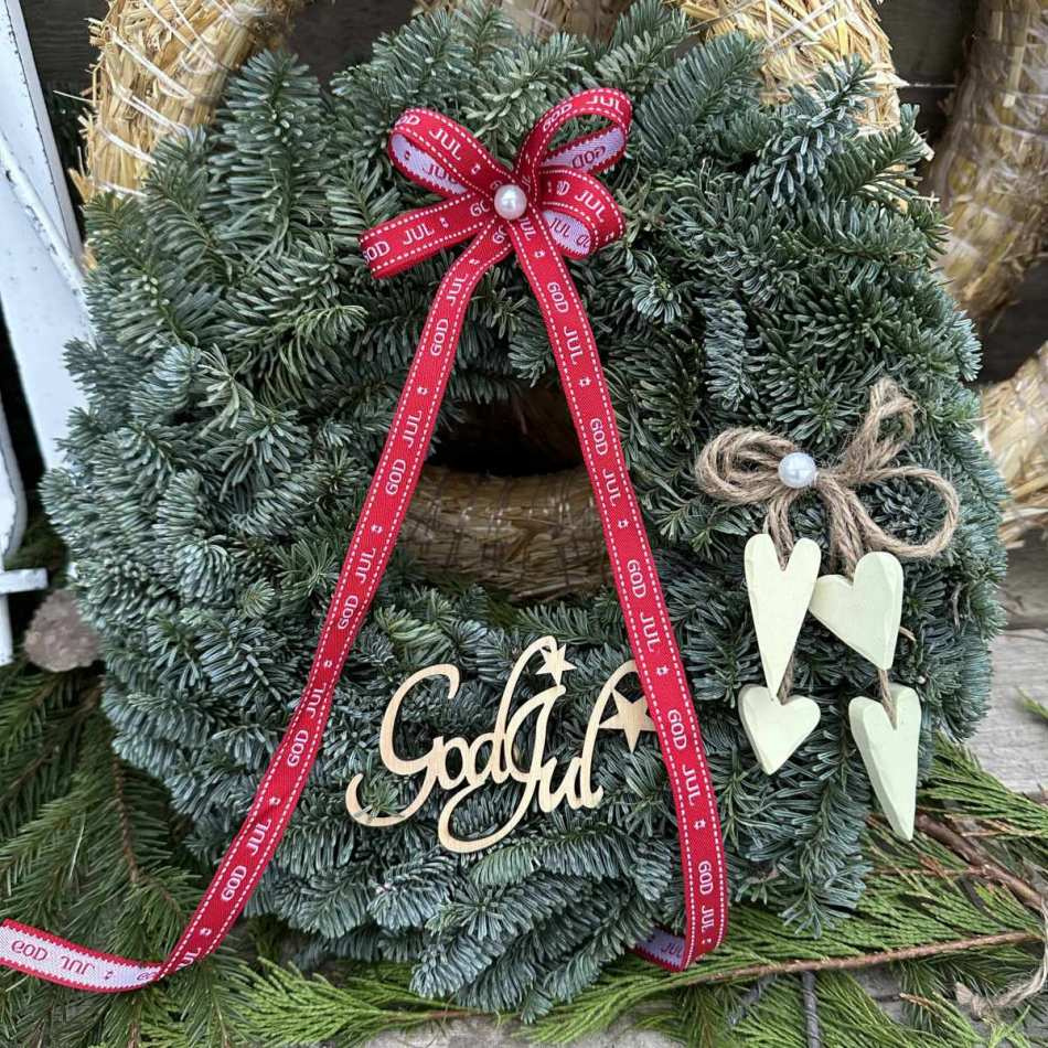 Hjärtan 2 st på natursnöre, rundade. Olivfärgade