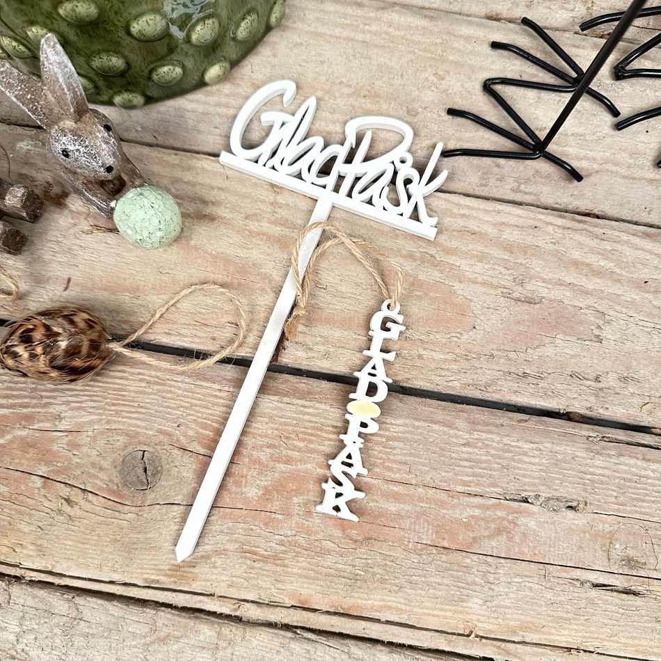 Glad Påsk, vit, hänge. 8,5x1,5 cm.