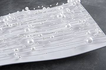 Pärlor på tråd, Vit/Silver. 25 meter.