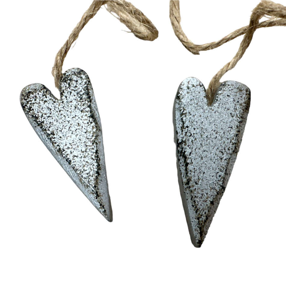 Hjärtan på natursnöre 2 st, Silverfärgade