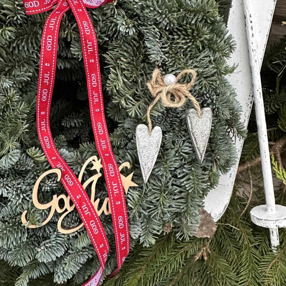 Hjärtan på natursnöre 2 st, Silverfärgade