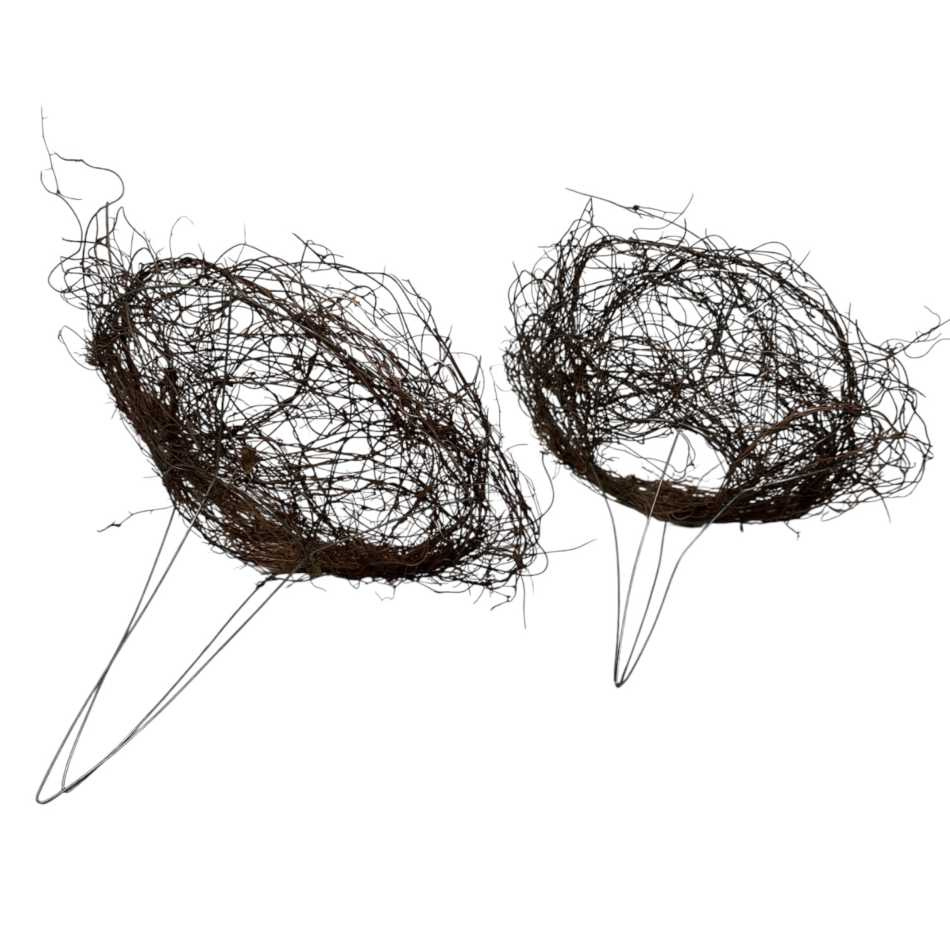 Bukettrede i naturmaterial. Ca 24 cm.