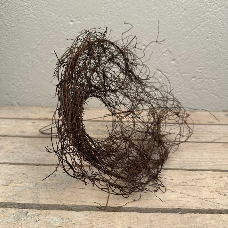 Bukettrede i naturmaterial. Ca 24 cm.