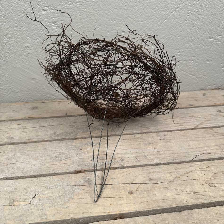 Bukettrede i naturmaterial. Ca 24 cm.