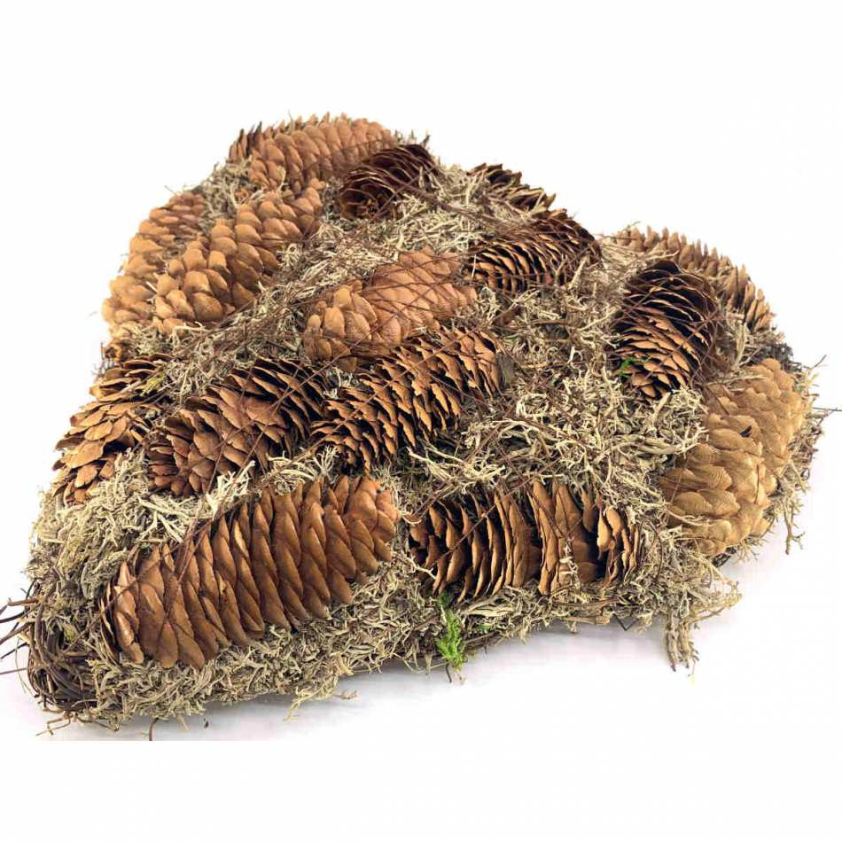 Hjärta med kottar och mossa ca 24 x 25 cm