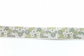Band med gröna / vita  blommor. 2,5 meter
