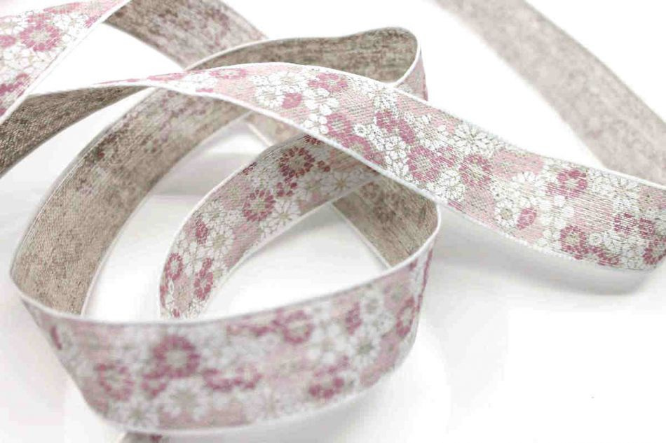 Band med mörkrosa blommor. 2,5 meter