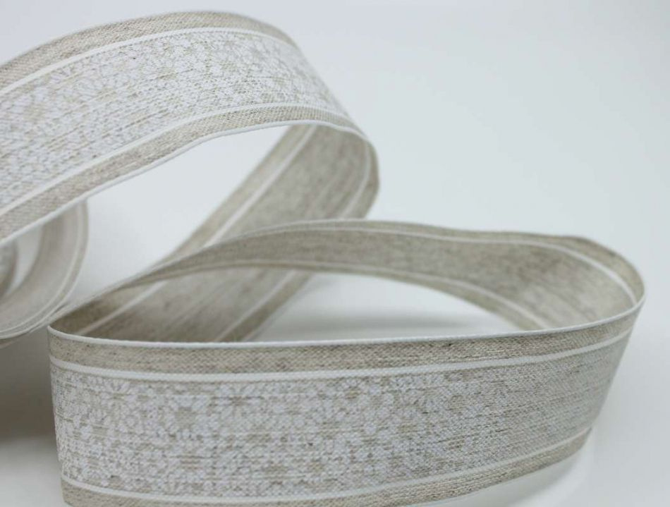 Band med vita  blommor. 2,5 meter