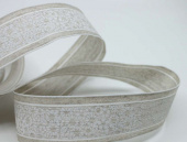 Band med vita blommor. 2,5 meter Band med vita blommor. 2,5 meter