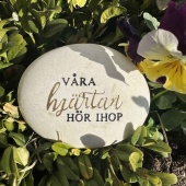 Sten med text - Våra hjärtan hör ihop Sten med text - Våra hjärtan hör ihop