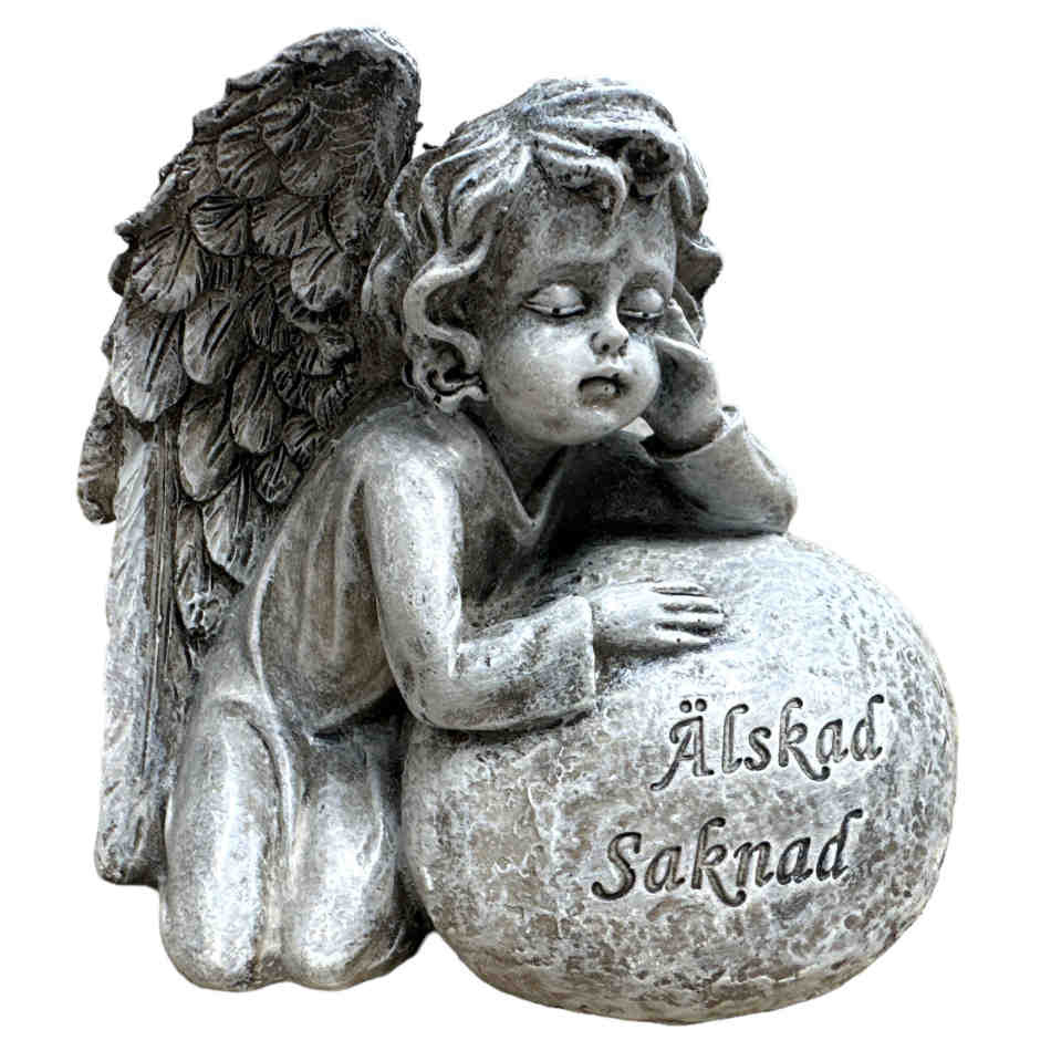 Ängel i grått på sten med texten Älskad Saknad, ca 13 cm