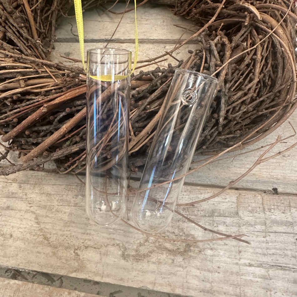 Provrör / Glasrör med uppghängningshål. 10 cm