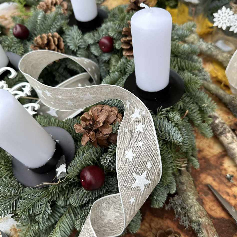 Dekorband naturfärgat med vita stjärnor 25mm (2,5m)