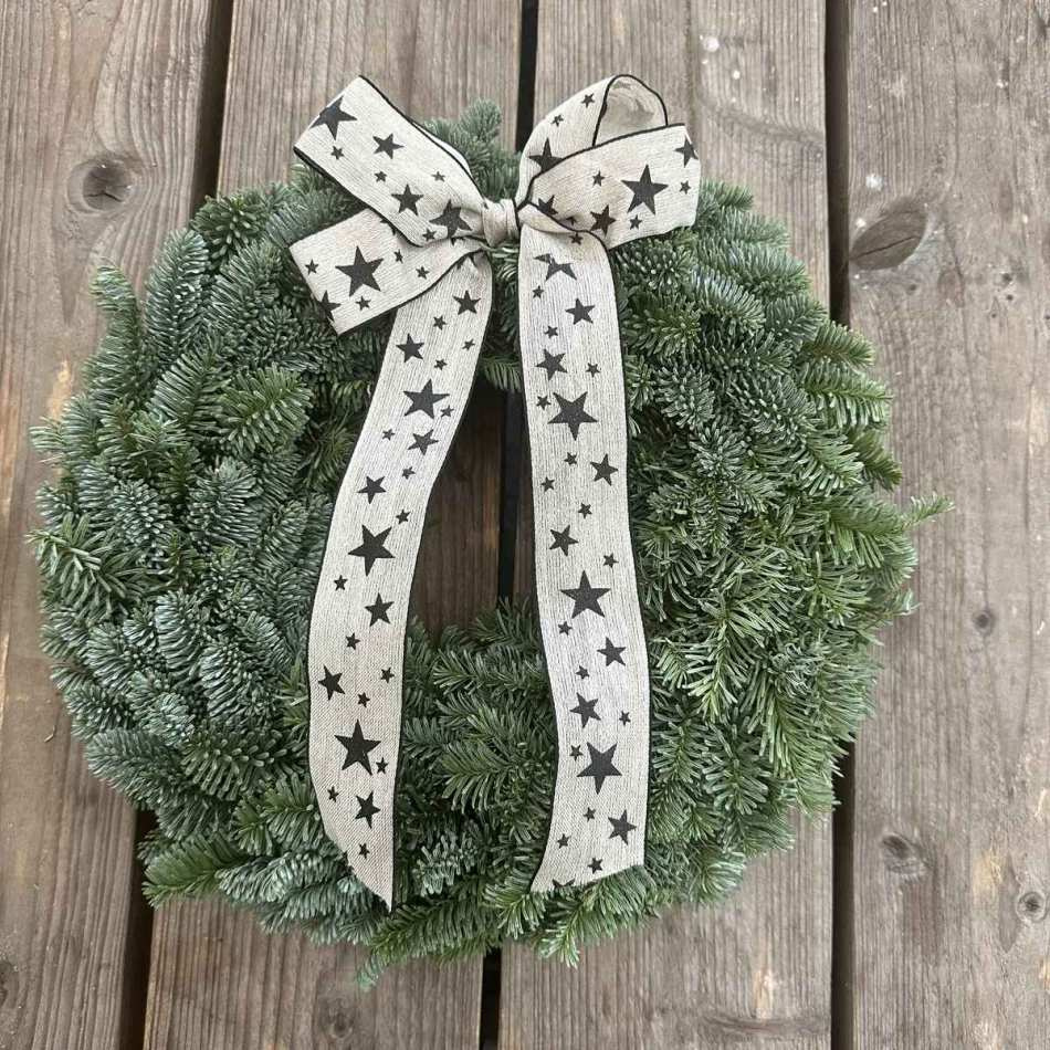 Rosett av linne med Svarta stjärnor , ca 16cm