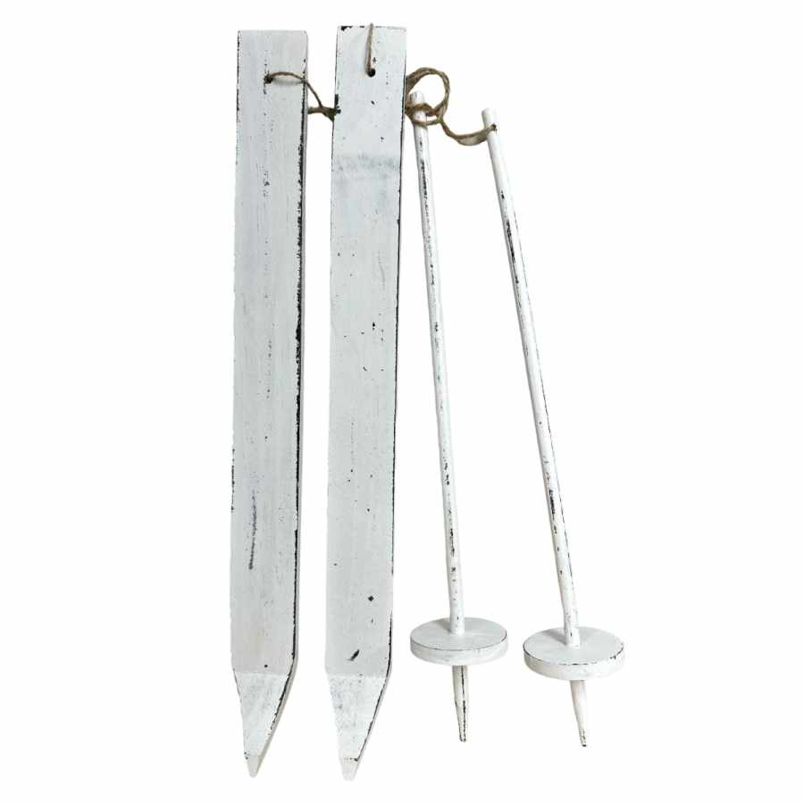 Skidor och stavar. vit. ca 40 cm 