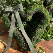 Dekorband Olivgrön/Guld 25 mm (20 meter) Dekorband Olivgrön/Guld 25 mm (20 meter)