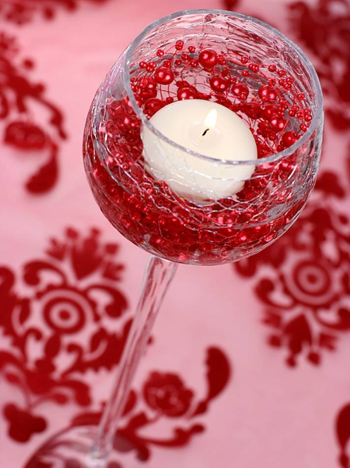 Pärlor på tråd, röd. 5 x 1.3m