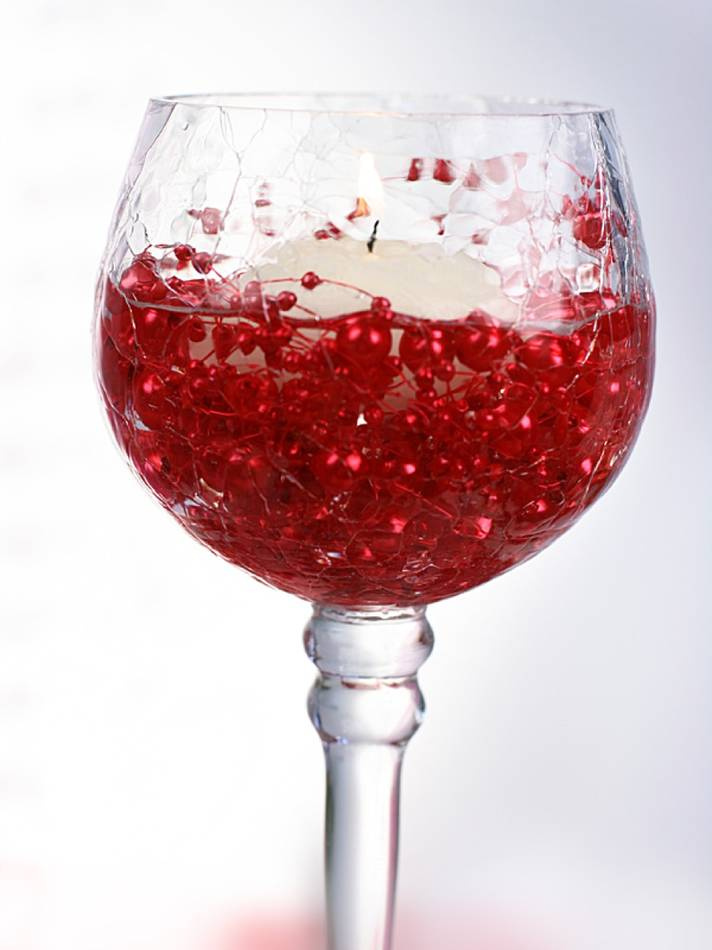 Pärlor på tråd, röd. 5 x 1.3m