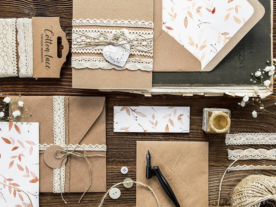 Spetsband, Creme. 2 olika sorter. 2 x 1.5 meter