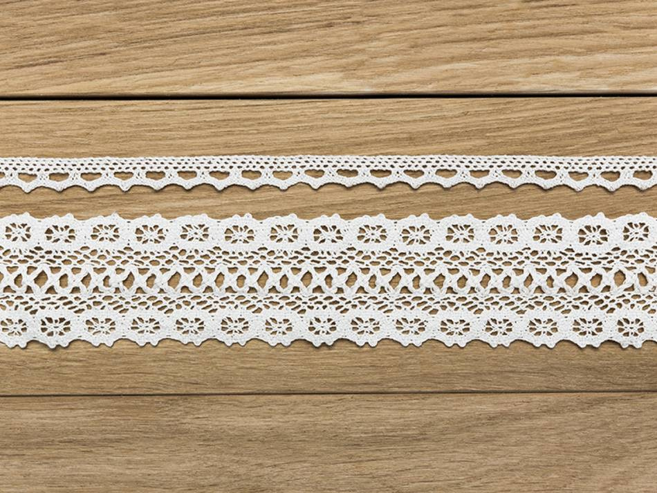 Spetsband, vit. 2 olika sorter. 2 x 1.5 meter