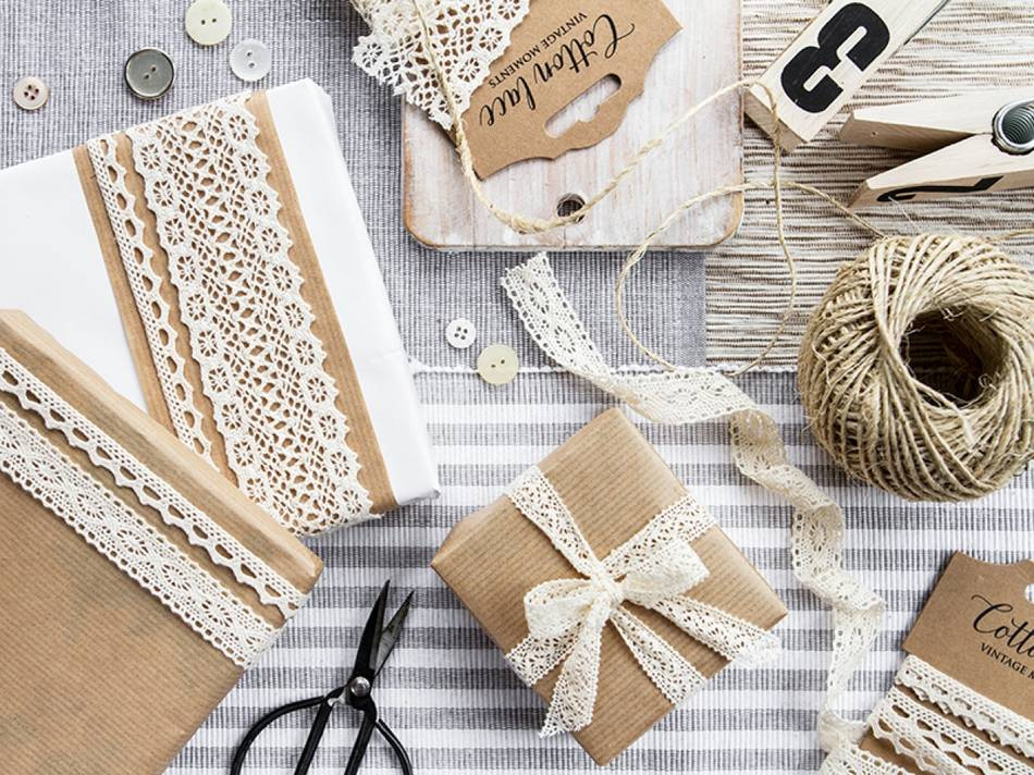 Spetsband, Creme. 2 olika sorter. 2 x 1.5 meter