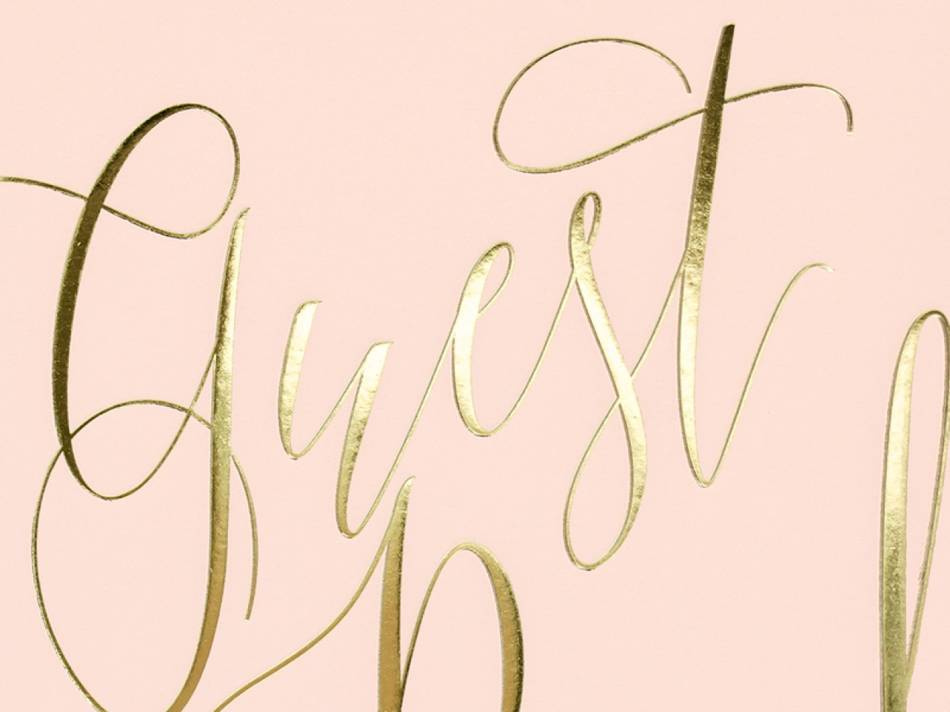 Gästbok, Gammalrosa med guldfärgad text. 22 sidor