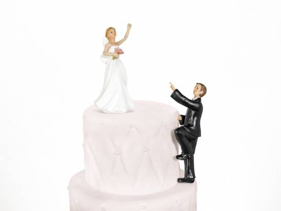 Bruden väntar på sin klättrande brudgum