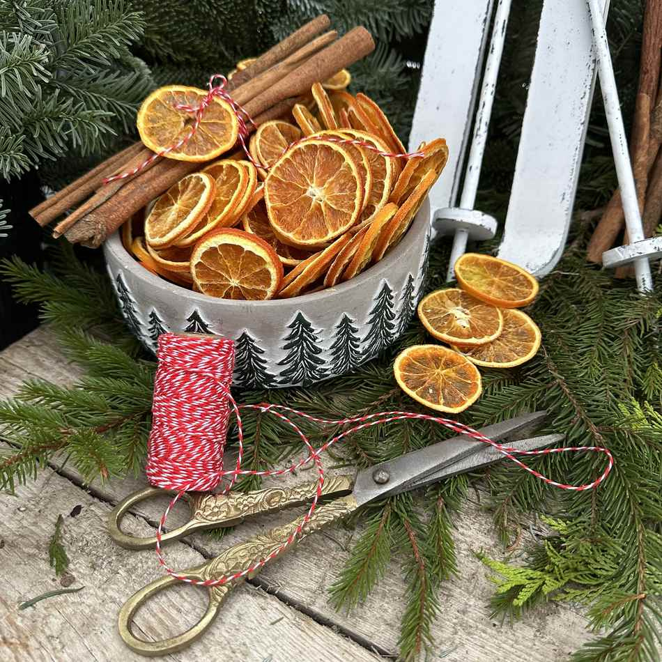 Bomullssnöre, röd/vit. ca 50 meter