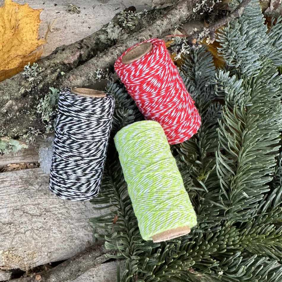 Bomullssnöre, grön/vit. ca 50 meter